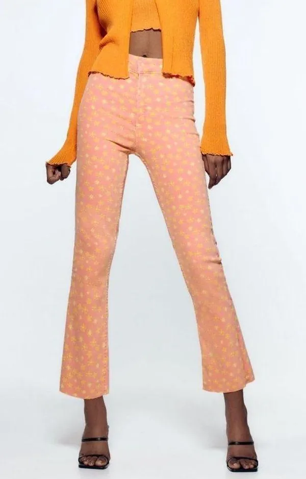 NWT- Floral print cropped open hem jeans - Image 4