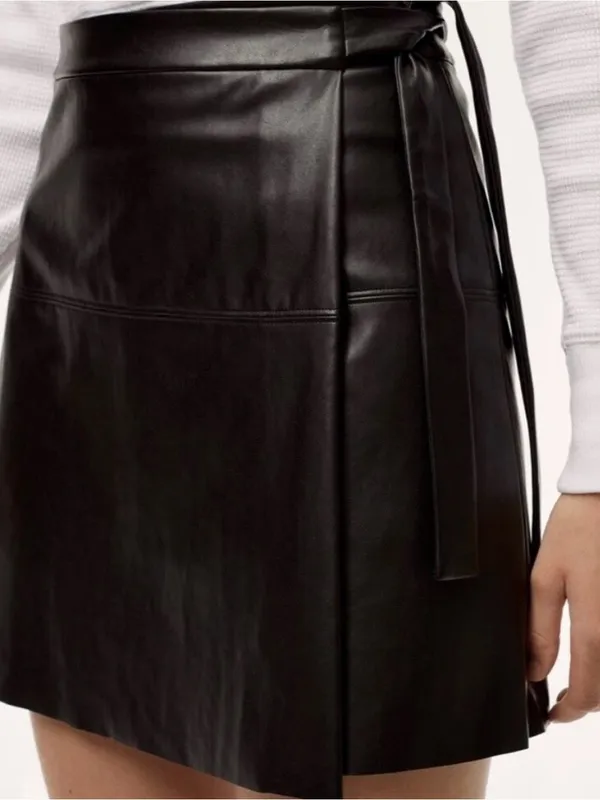Aritzia Wilfred Free Black vegan Leather Mini Wrap Skirt size XS tie side Preppy - Image 3