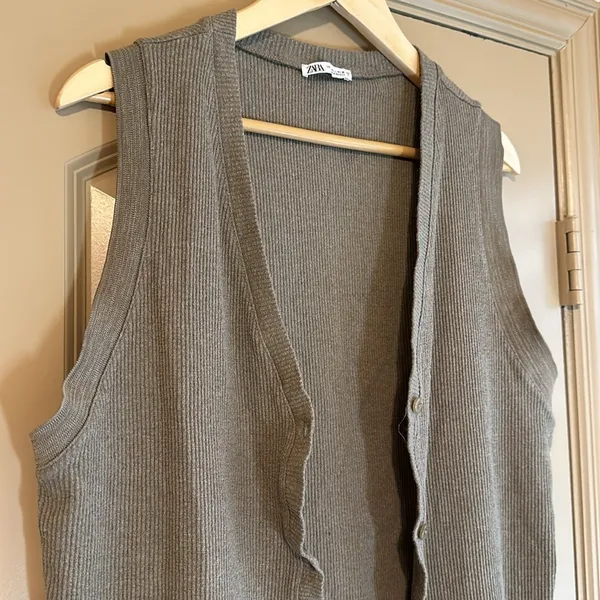 Zara Ribbed Cardigan Sweater Vest Large - Image 2