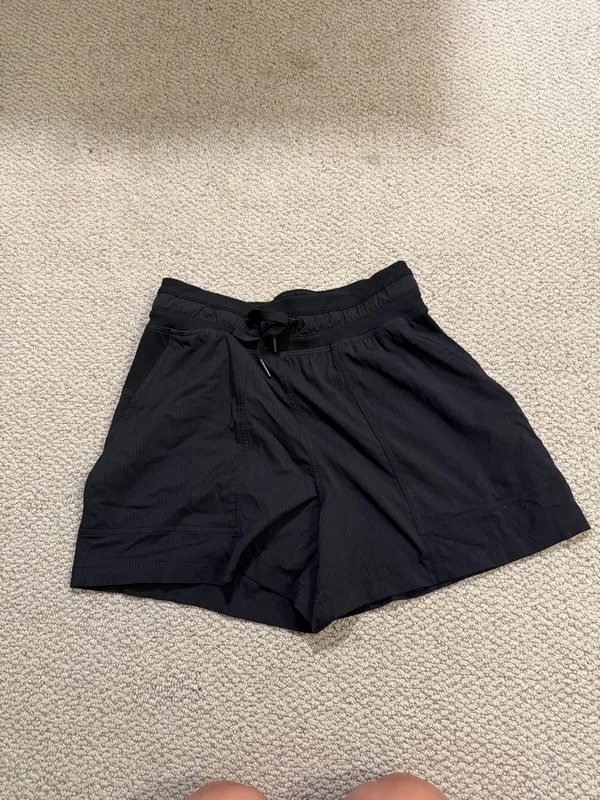 Lululemon Dance Studio Shorts 3.5" - Image 2