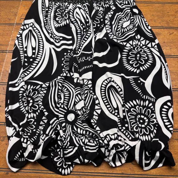Speechless Black White Paisley Smocked Bubble Hem Mini Dress Womens‎ Size S - Image 2