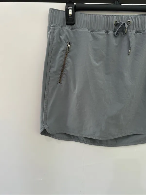 Athleta Stretch In Skort Skirt Cobblestone Gray Medium 438956 - Image 3