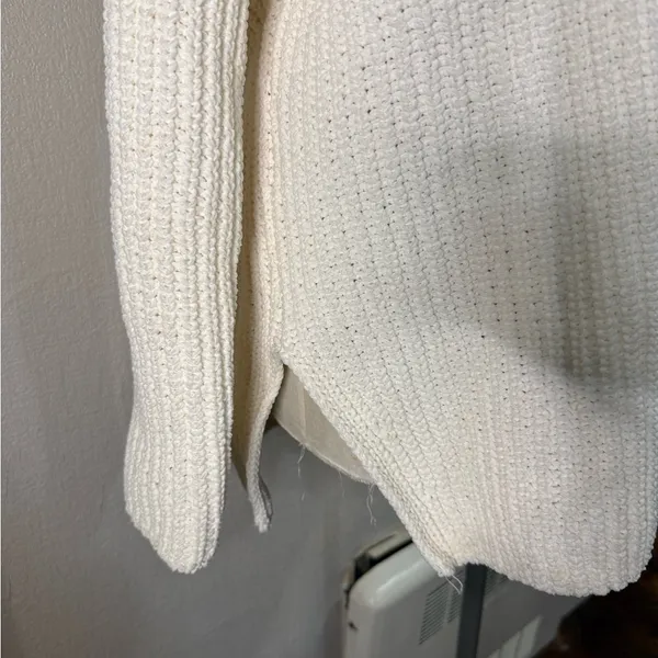 Abercrombie & Fitch Cream Cowl Neck Chenille Sweater size Large - Image 2