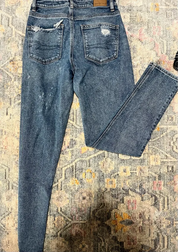 American Eagle Mom Jeans - Image 2