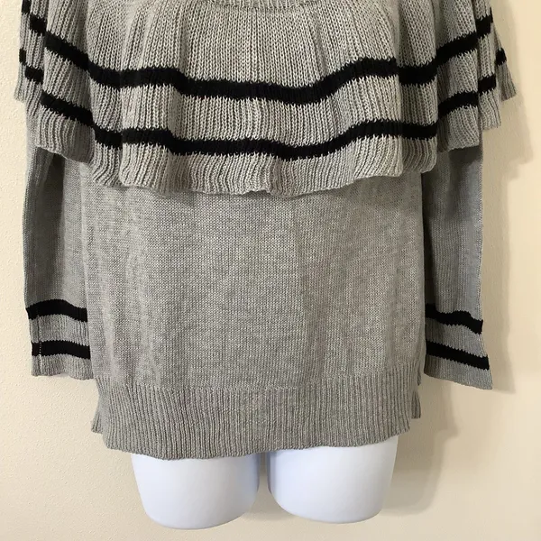 Very J Ruffle Top Knit Comfy Cozy Cozycore Grey Striped‎ Knitted Sweater Large - Image 3
