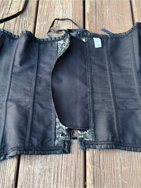 Black Lace Overbust Corset with Cream Underlay - Image 5