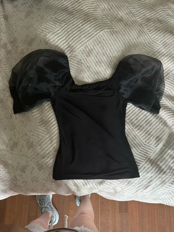 Guess Black Puff Sleeve Top - Image 5