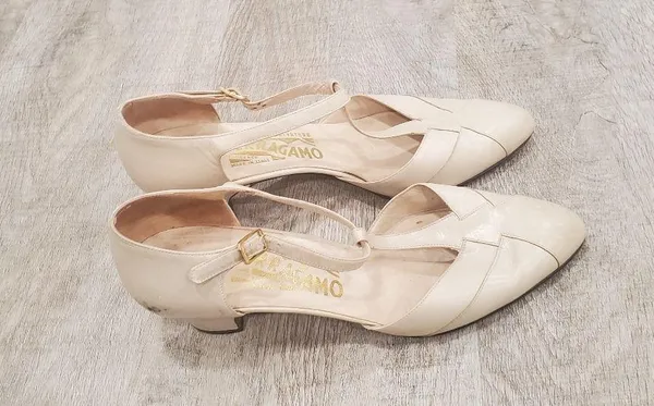 Salvatore Ferragamo Beige Leather Heels Made in Italy - Image 9