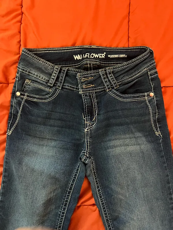 WallFlower Luscious Curvy Bootcut Jeans - Image 3