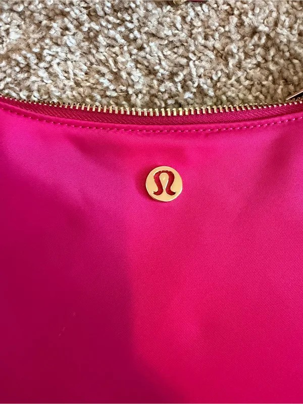 Lululemon City Essentials Small Shoulder Bag 3L Berry Rumble Sold Out color NWT - Image 13