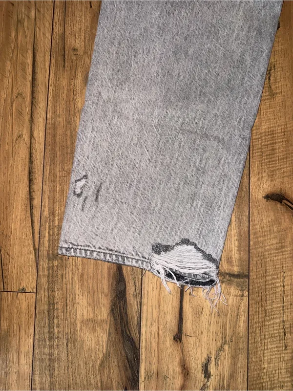 Light gray American eagle jeans - Image 9