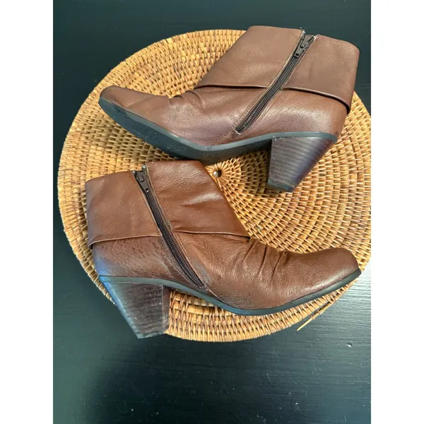 Kelly & Katie Brown Ruched Buckle Ankle Boots Women 9.5 Zip Stacked Heel Booties - Image 8