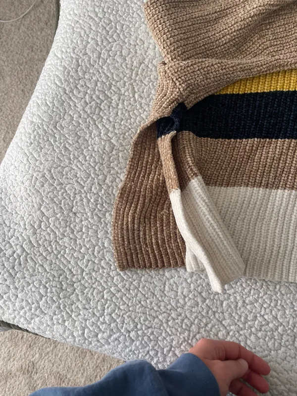 Urban Outfitters Cropped Sweater - Image 6