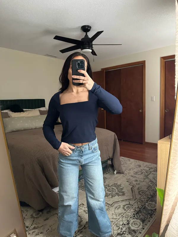 Abercrombie & Fitch Soft AF Crop Navy Long Sleeve - Image 3