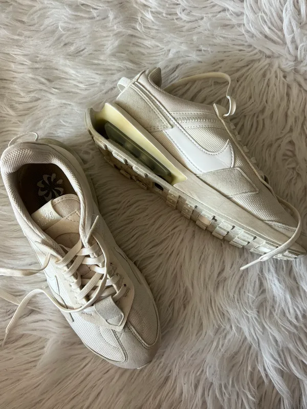 Nike Air Max Sneakers - Image 3