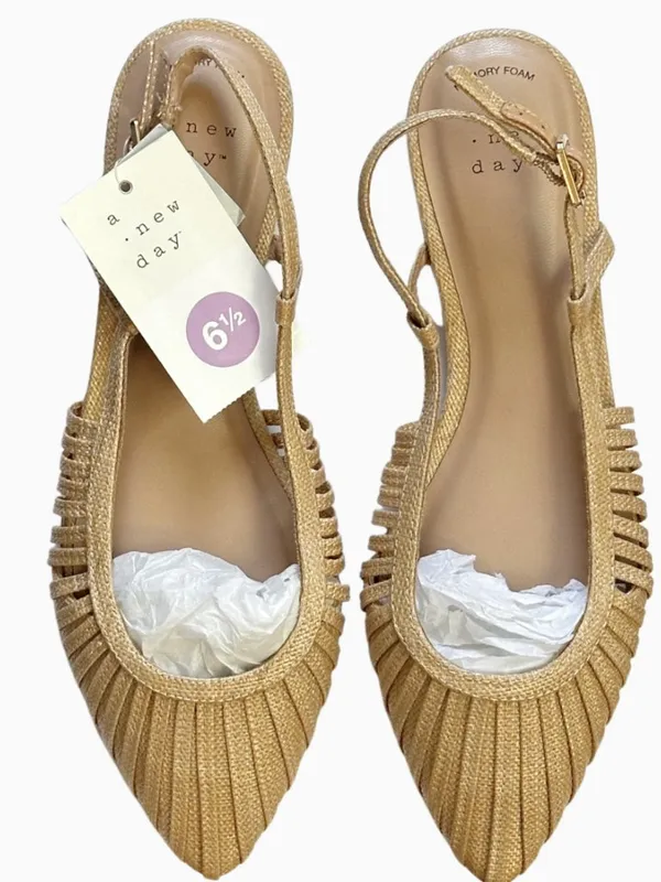 NIB A New Day Gold Straw Woven Pointed Toe Slingback Flats Memory Foam 6.5 - Image 6