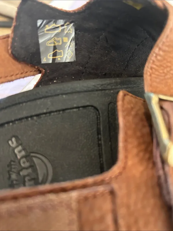 DR. MARTENS Zebzag Leather Sandal, Brown, Size 9, NWOT DISPLAY PAIR - Image 12