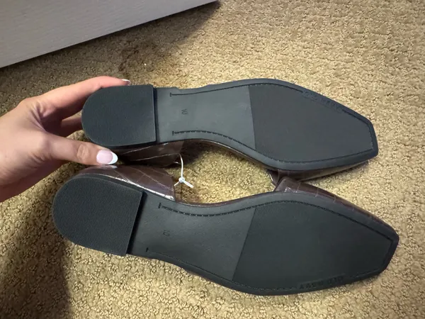 Old Navy Flats - Image 4