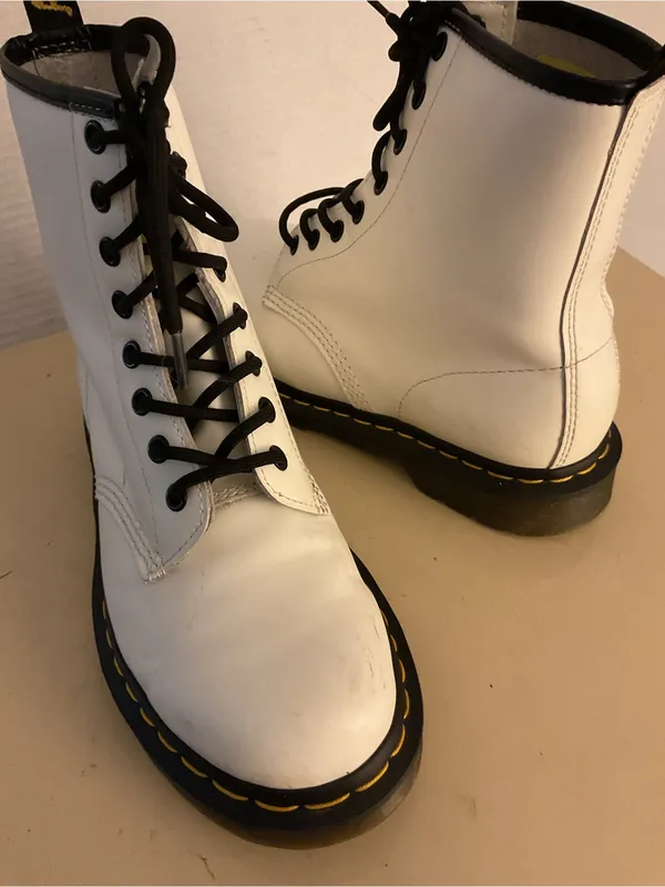 Dr. Martens women White Leather Lace-Up Combat Boots US 7 - Image 2