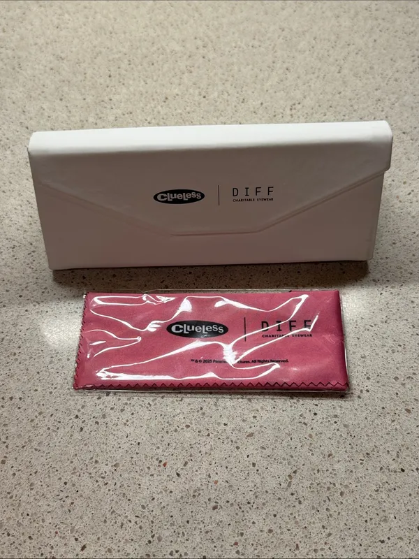 DIFF x Clueless Black Frame Sunglasses with Pink Lenses w/ Case and Cleaning Rag - Image 7