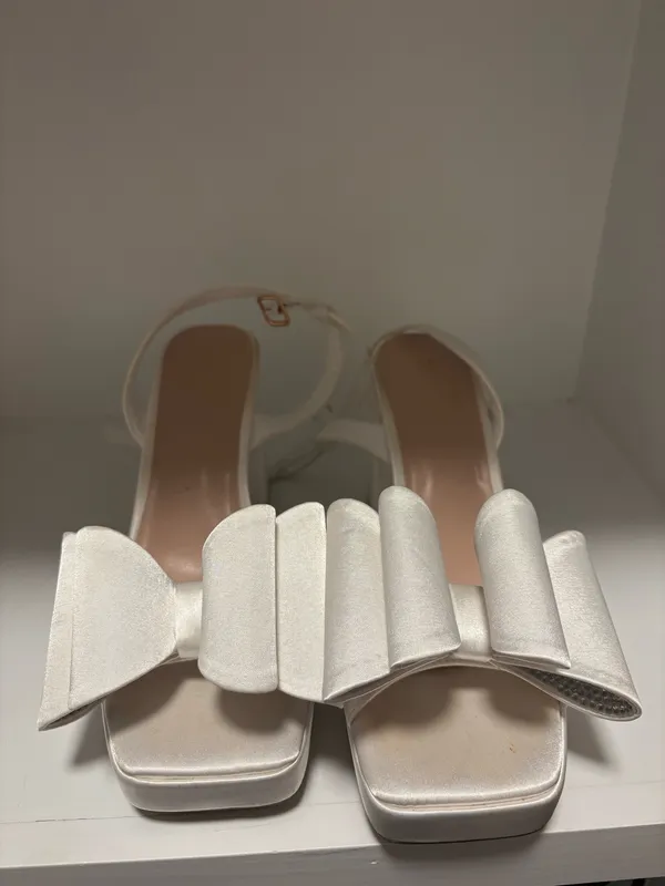Dream Paris white bow heels - Image 4