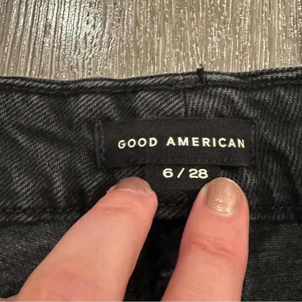 EUC Good American Good ’90s Black Wash Straight Leg Jeans Size 6/28 - Image 4
