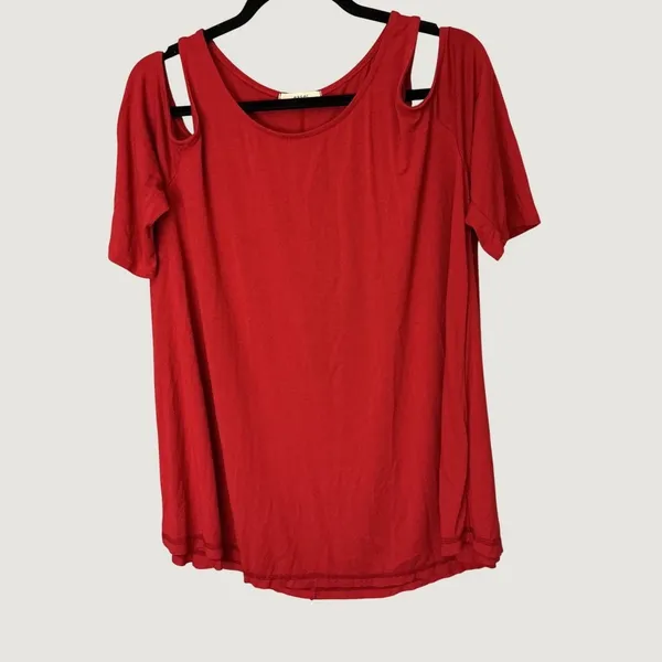 Easel Women Red Cold Shoulder Short Sleeve Back Pleat Top ET7083 Size Medium - Image 2