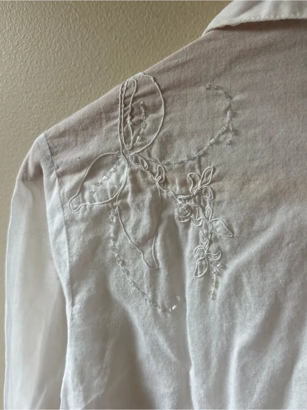 Vintage White Embroidered and Beaded Button-Down Shirt - Image 9