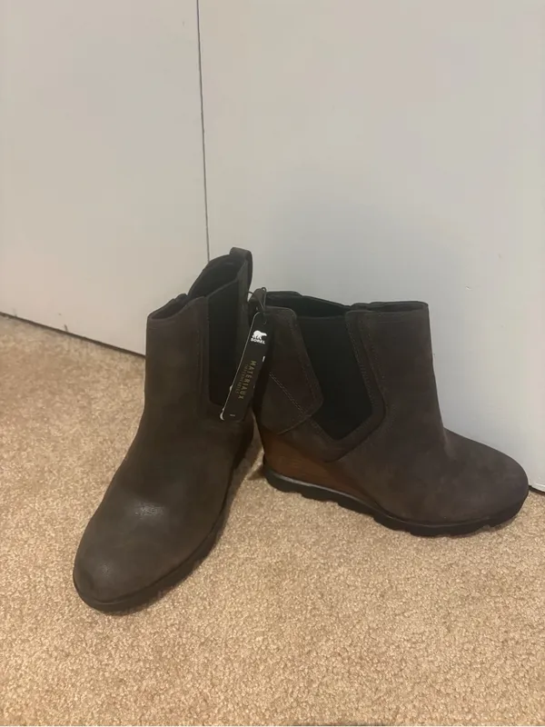 Sorel Brown Suede Wedge Chelsea Ankle Boots - Image 2