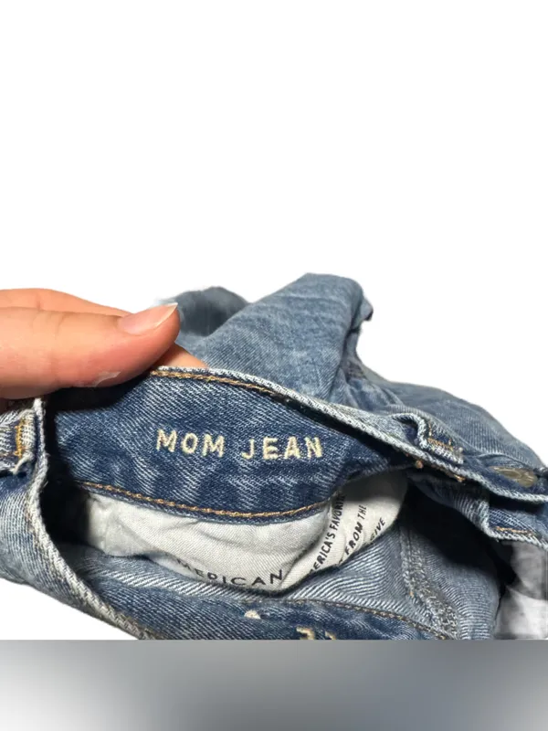 American Eagle Mom Jean Women's 2 Denim Raw Hem Straight Leg Light Wash Casual - Image 6