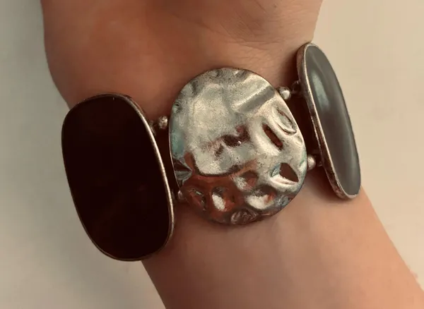 silver and black bracelet - Image 2
