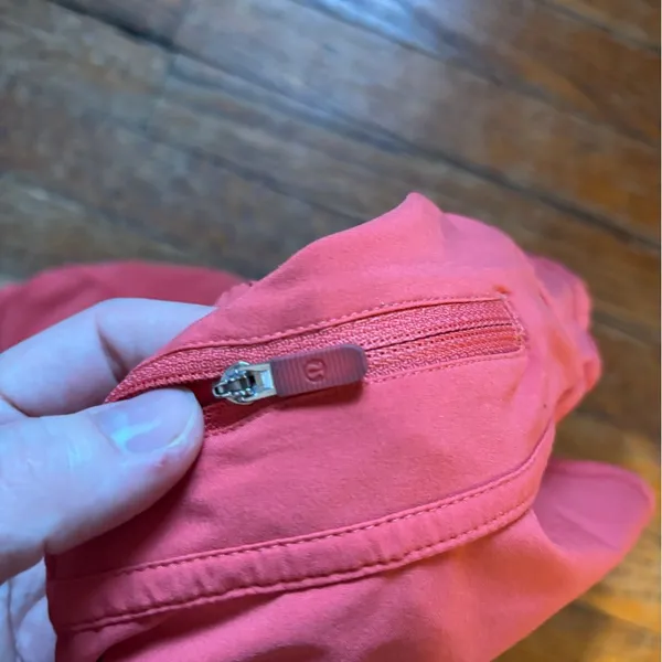 Lululemon Coral Hottie Hot Shorts 4” - Image 4
