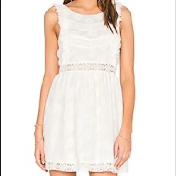 NWT Minkpink Wild Traveller Lace Dress in Off White‎ Size Small - Image 6