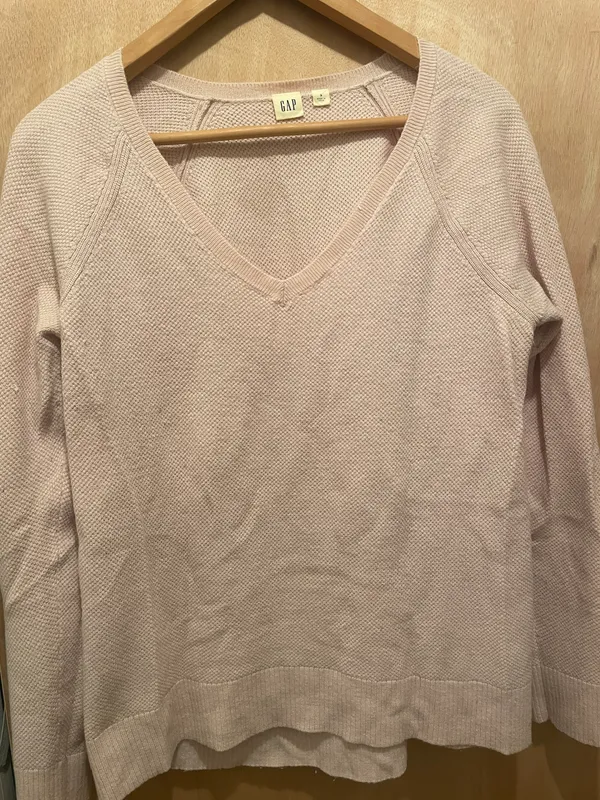 women’s v neck merino wool blend v neck sweater size small - Image 2