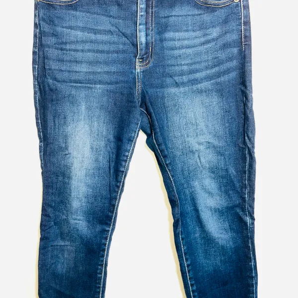 KanCan Dark Wash High Rise Stacked Waist Frayed Ankle Skinny Jeans - Image 4
