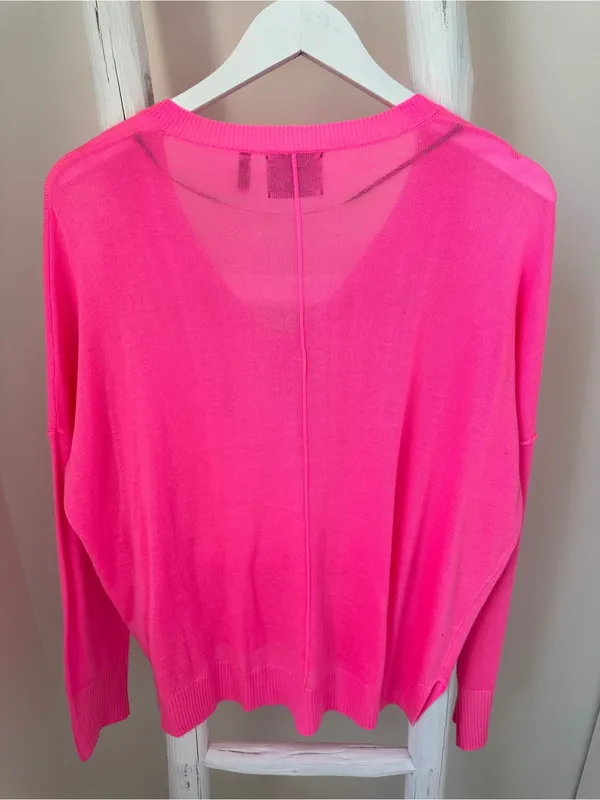J & J Dropped Shoulder Neon Pink V-Lightweight V-Neck Sweater Size Medium - Image 2