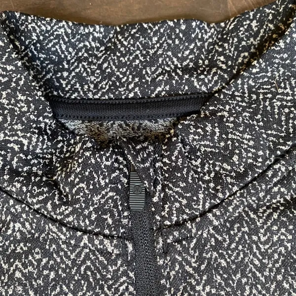 Lululemon‎ Rest Less Half Zip Pullover Herringbone Black White Women Size 8 - Image 5