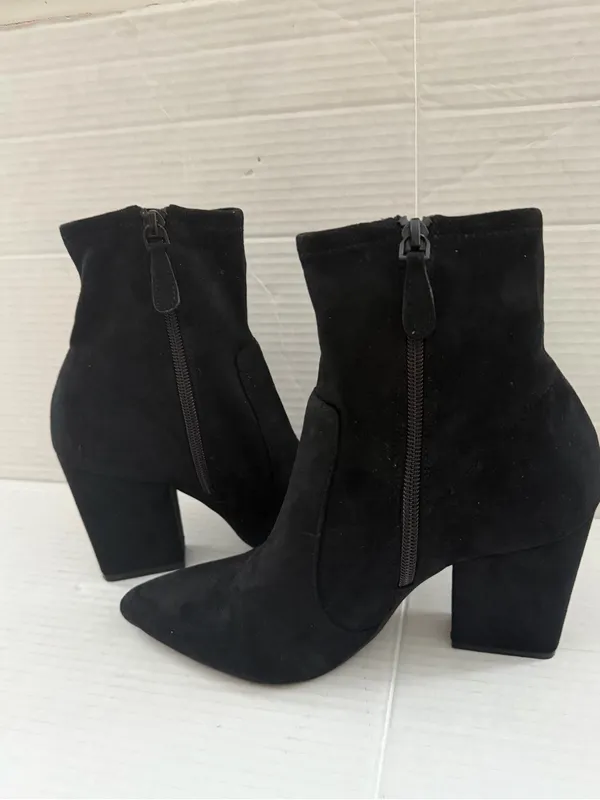 On 34th Women's Lydiaa Pointed-Toe Block-Heel Booties black size 7 - Image 5