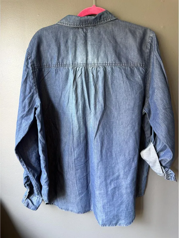 NWT’s Bandolino XL Denim Shirt with Lace-Up Front - Image 2