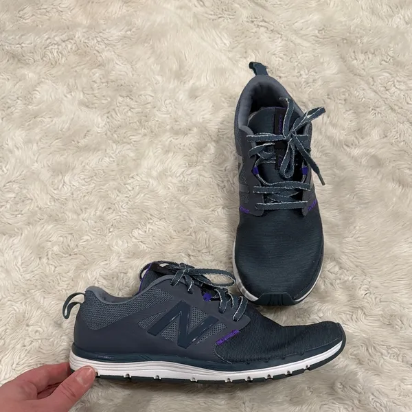 New‎ Balance 577 v5 women's cross-training athletic shoes Size 7.5 sneakers - Image 2