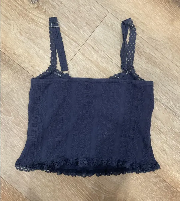 Edikted Navy Top Lace - Image 2