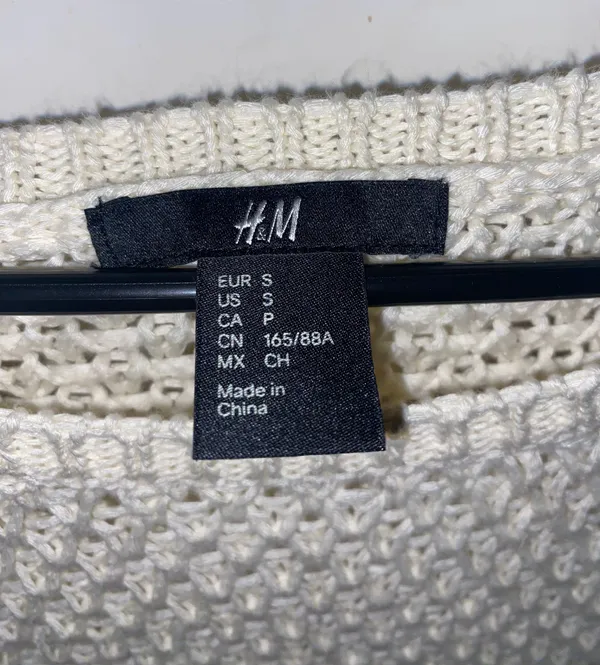 H&M Cream Colored Knit Sweater - Image 2