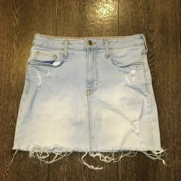 Forever21 Light Wash Raw Hem Denim Mini Skirt Size 25 v6x - Image 2