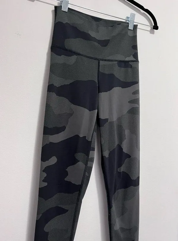 AERIE CHILL PLAY MOVE Camo Leggings 26” Women’s Pants Sz Small. EUC - Image 3