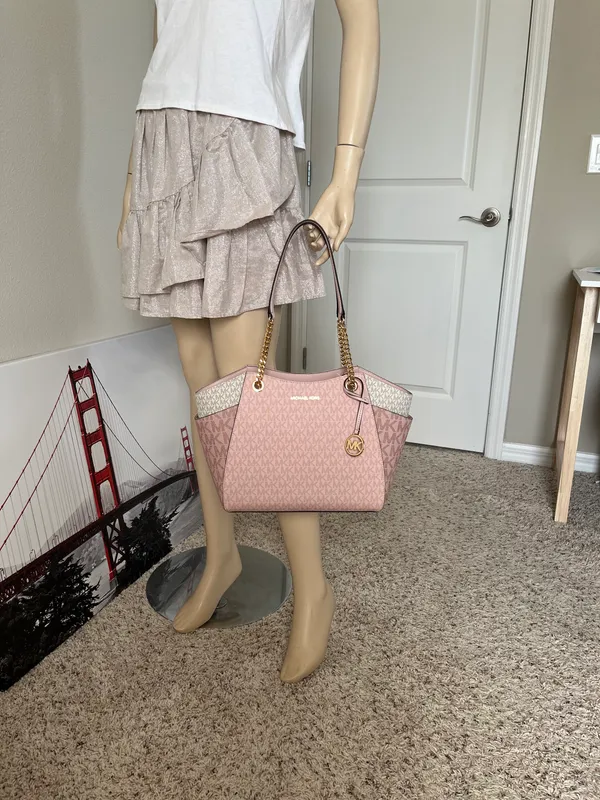 Michael Kors Purse And Wallet - Image 9