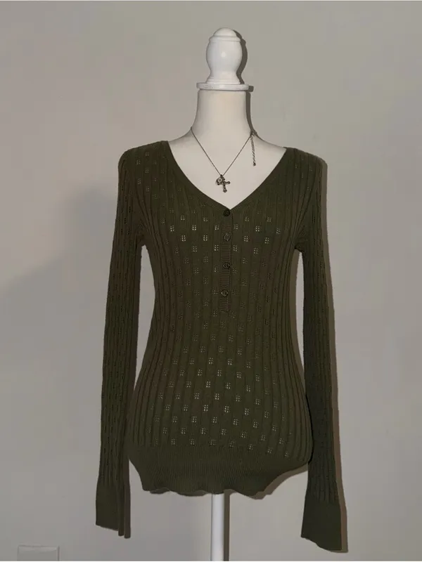 2000s vintage style dark forest green diamond like pattern long sleeve henley - Image 2