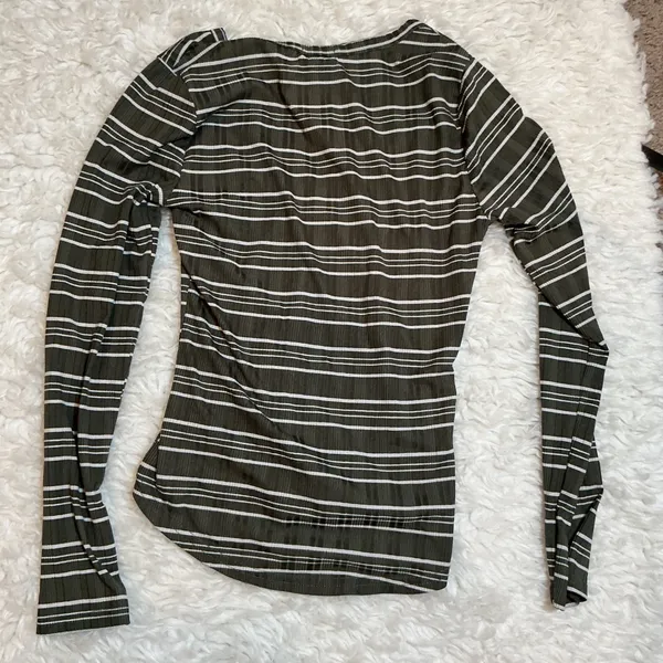 Rue‎ 21 Olive Green White Stripe Ribbed Henley Long Sleeve Top Shirt Womens Sz M - Image 4