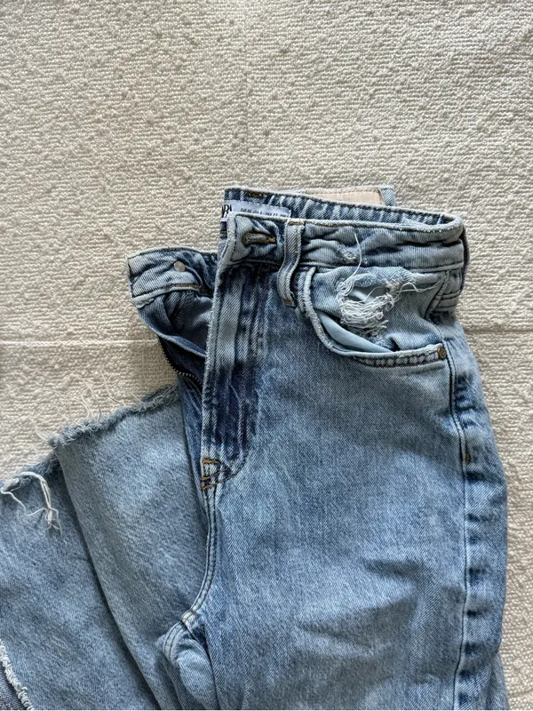 Zara Light Blue Distressed Split Hem Jeans - Image 3