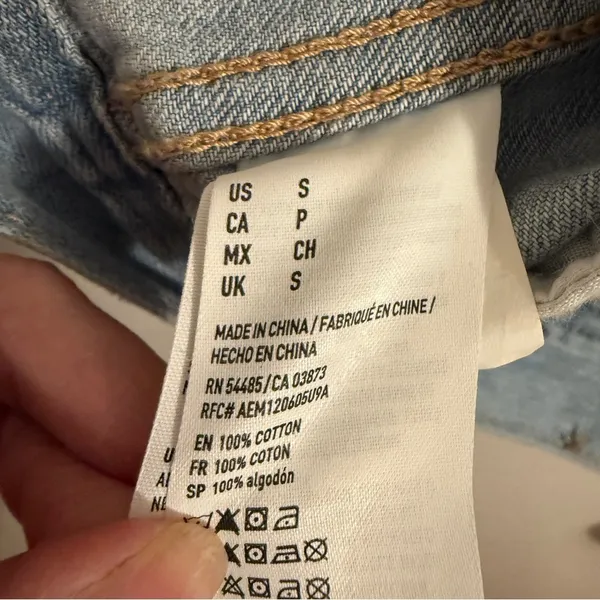 American Eagle Light Blue Denim Jacket Women's Small - Image 4