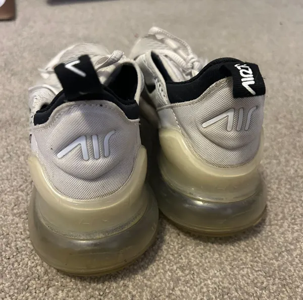 Nike Air Max 270 Shoes - Image 2
